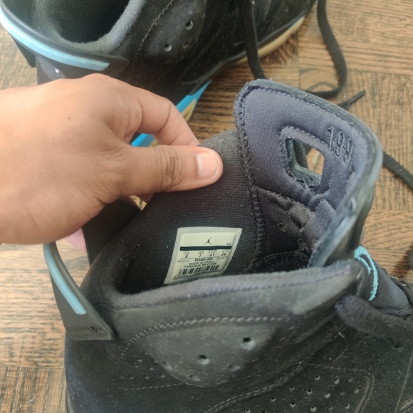 2 shoes. Jordan retro 6 and air max 97. US 8. - Picture 7 of 7
